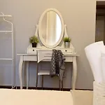 Borghese Executive بيت ضيافة 4*