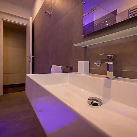 Borghese Executive Konukevi 4*