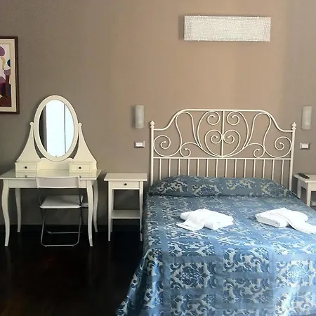 Borghese Executive Pensionat 4*